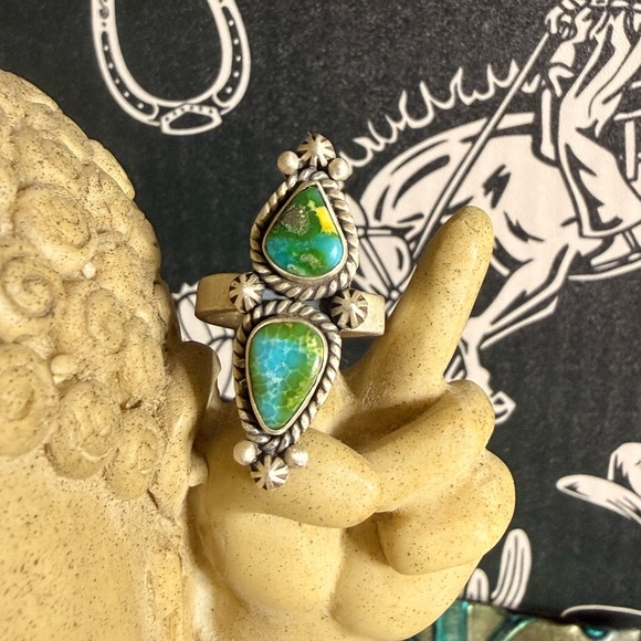 Gorgeous colors like the Sonoran Desert
A Sonoran Turquoise Ring Size 6 1/2 - Picture 2 of 4